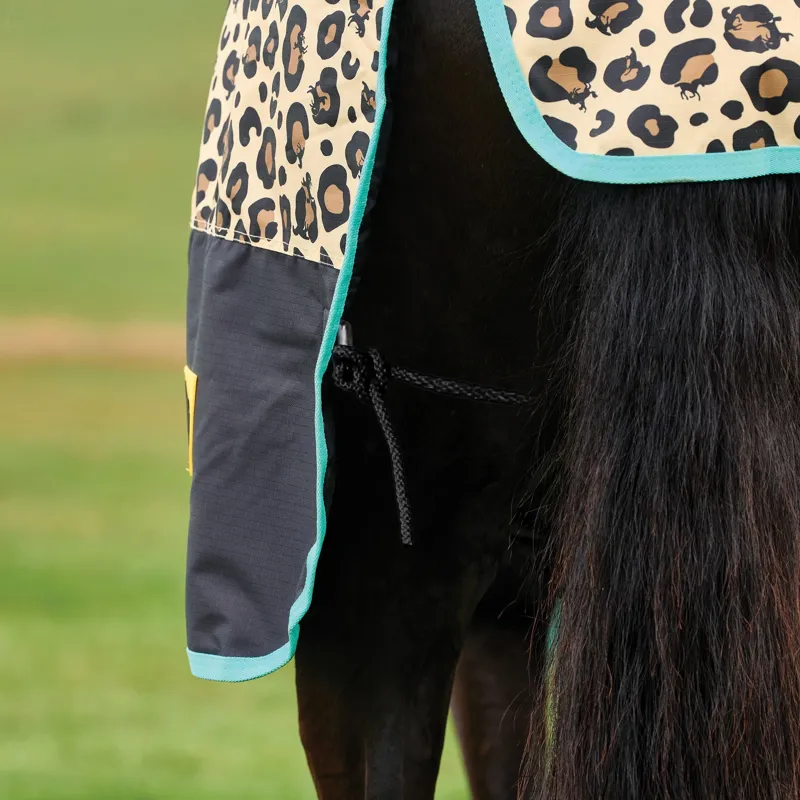 Saxon Defiant 600D Standard Neck 200g Turnout Blanket - Leopard Print-4