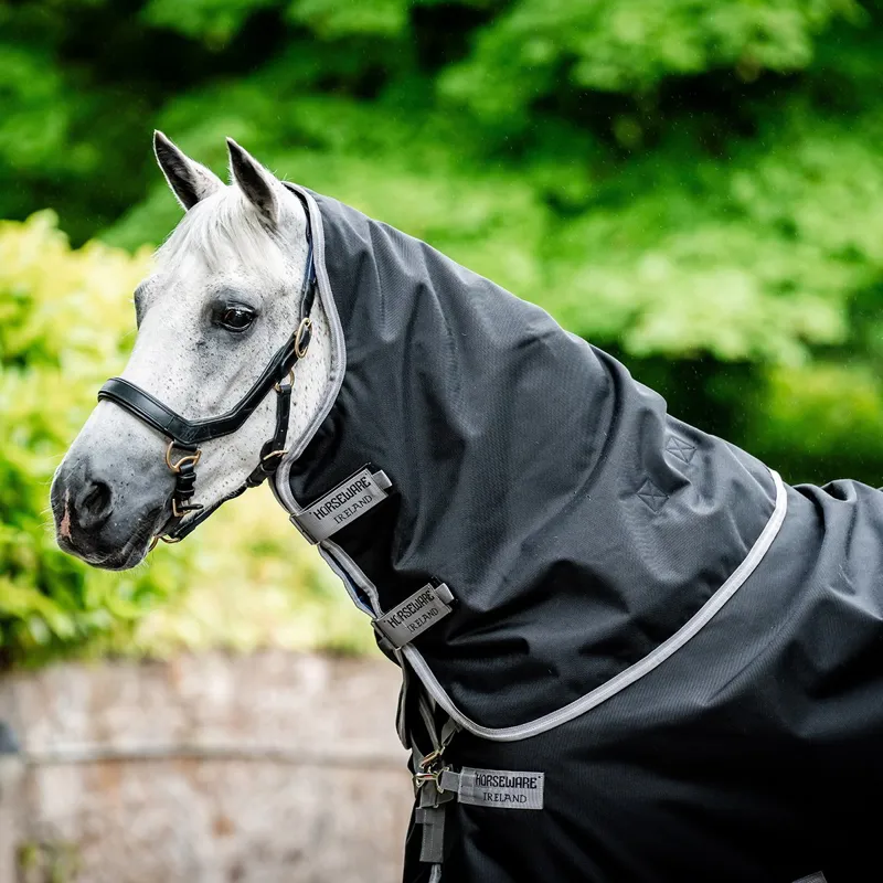 Amigo Bravo 1200D Plus Lite 0g V-Front Turnout Blanket - Black/Titanium Grey-3