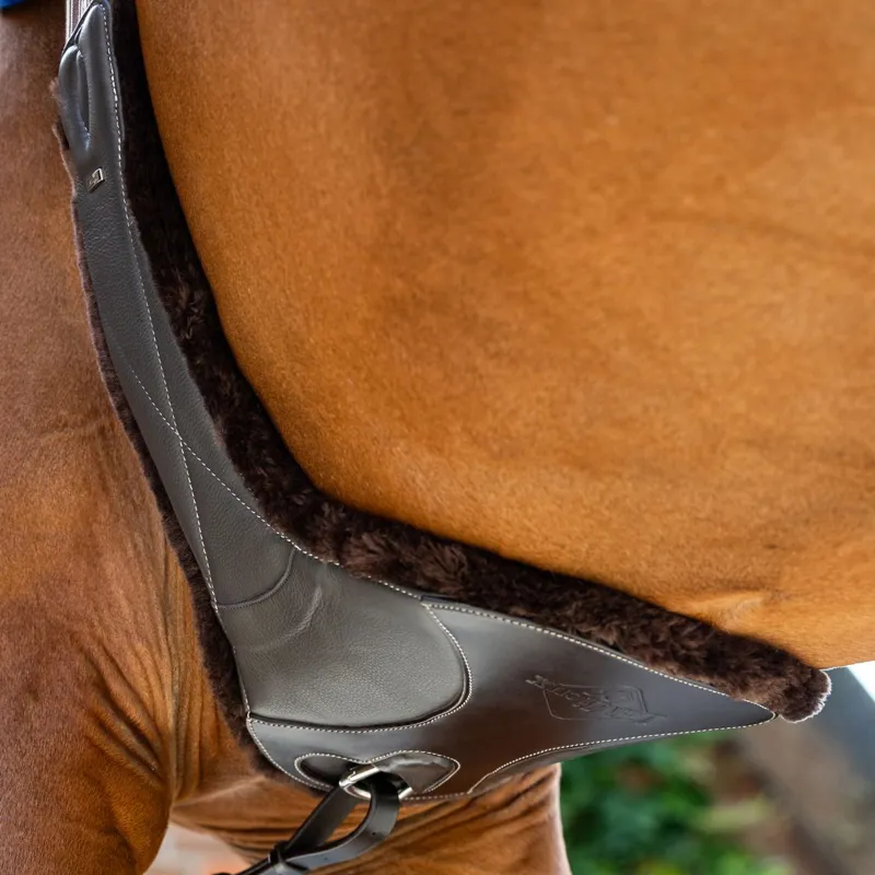 LeMieux Arika Simuwool Contoured Long Stud Girth - Brown-1