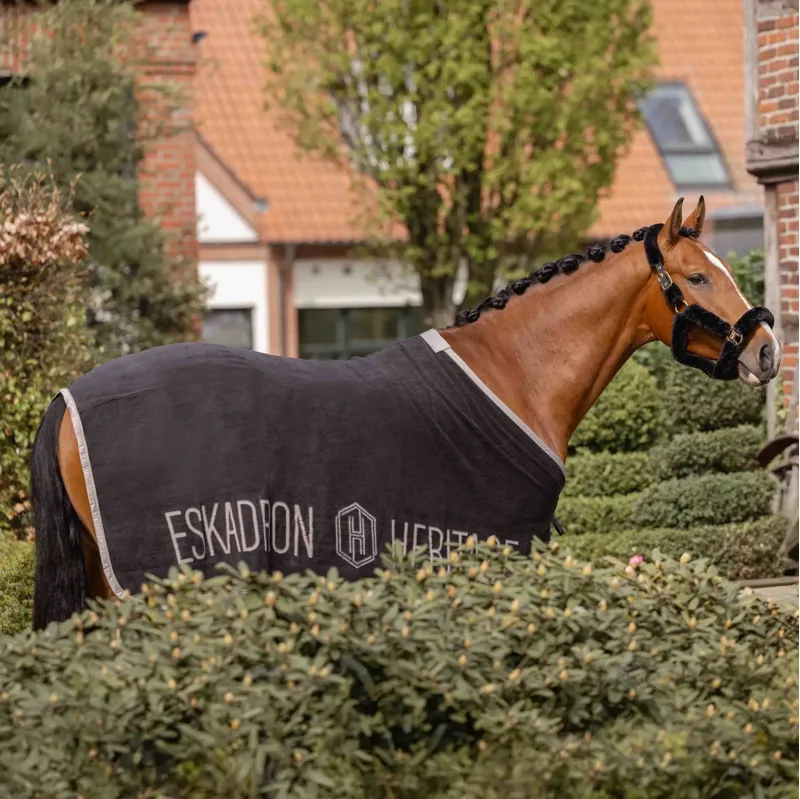 Eskadron Heritage Fleece Cooler - Black-1