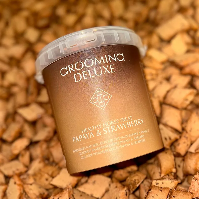 Grooming Deluxe Healthy Horse Treats - Papaya and Strawberry-1