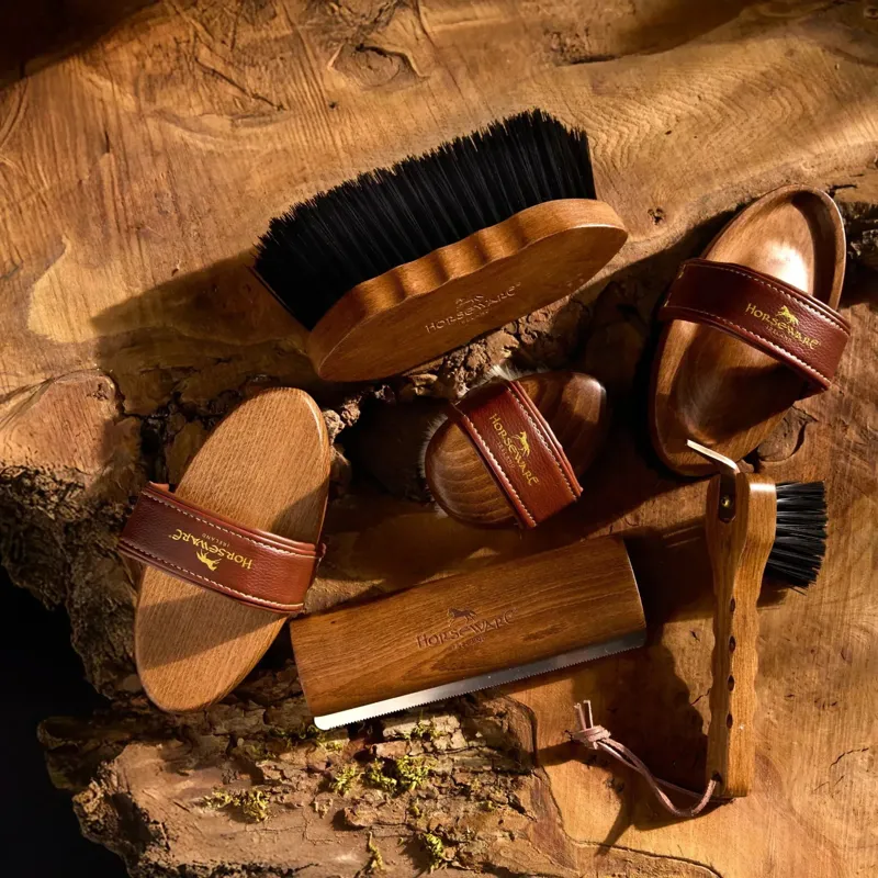 Horseware Signature Polishing Brush-1