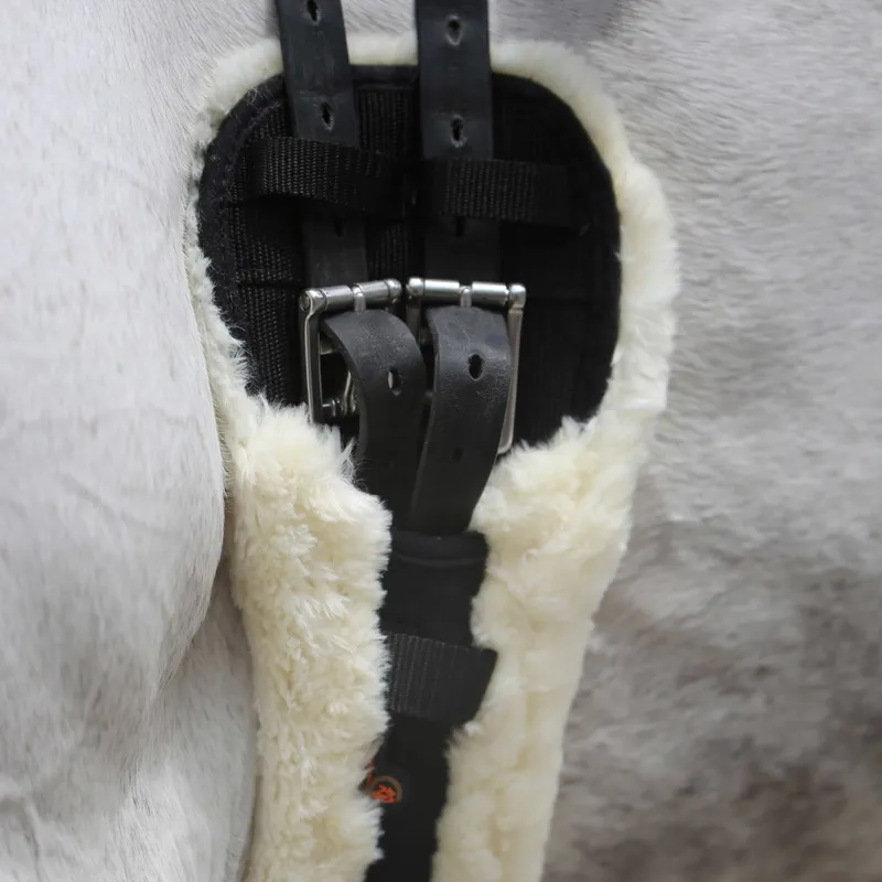 Kentucky Faux Sheepskin Dressage Girth - Black-3