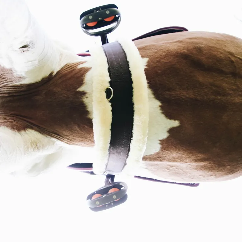 Kentucky Elastic Sheepskin Girth - Brown-6