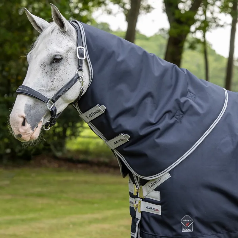 LeMieux Arika Featherweight 0g Detachable Neck Turnout Blanket - Navy-3