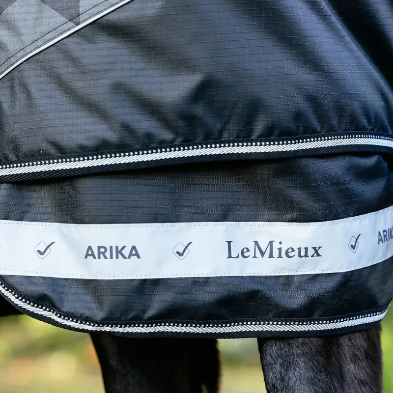 LeMieux Arika 600D Reflective Detachable Neck 0g Turnout Blanket - Black-6