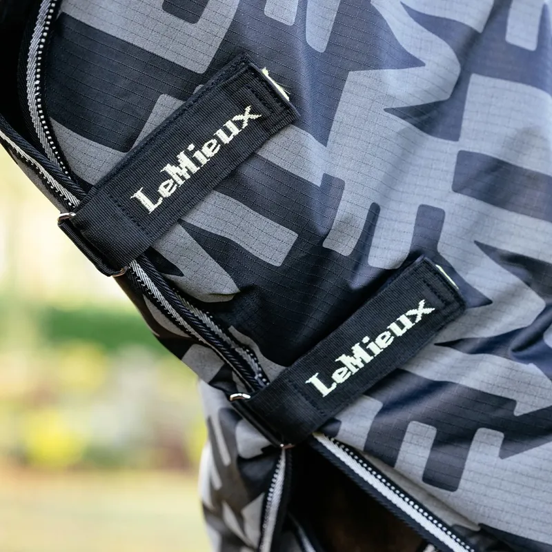 LeMieux Arika 600D Reflective Detachable Neck 100g Turnout - Black-6