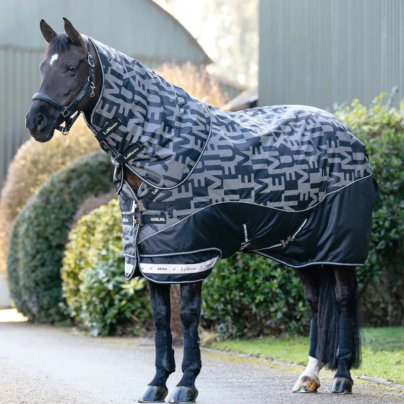 LeMieux Arika 600D Reflective Detachable Neck 200g Turnout Blanket - Black-8