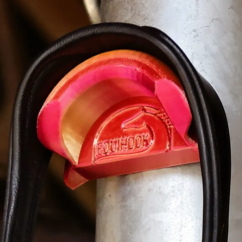 EquiHook Magnetic Bridle Hook - Shiny Red