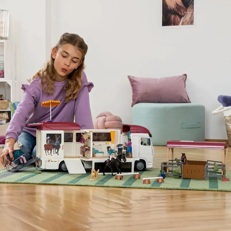 Schleich Luxury Horse Truck Toy Set-10