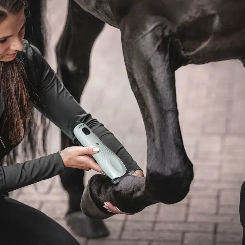 Wahl KMC+ Cordless Equine Clippers-1